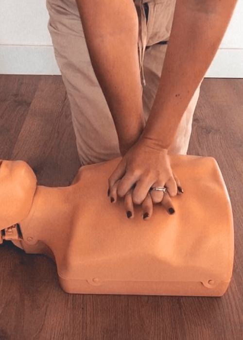 consulta de matrona para un bebé recién nacido