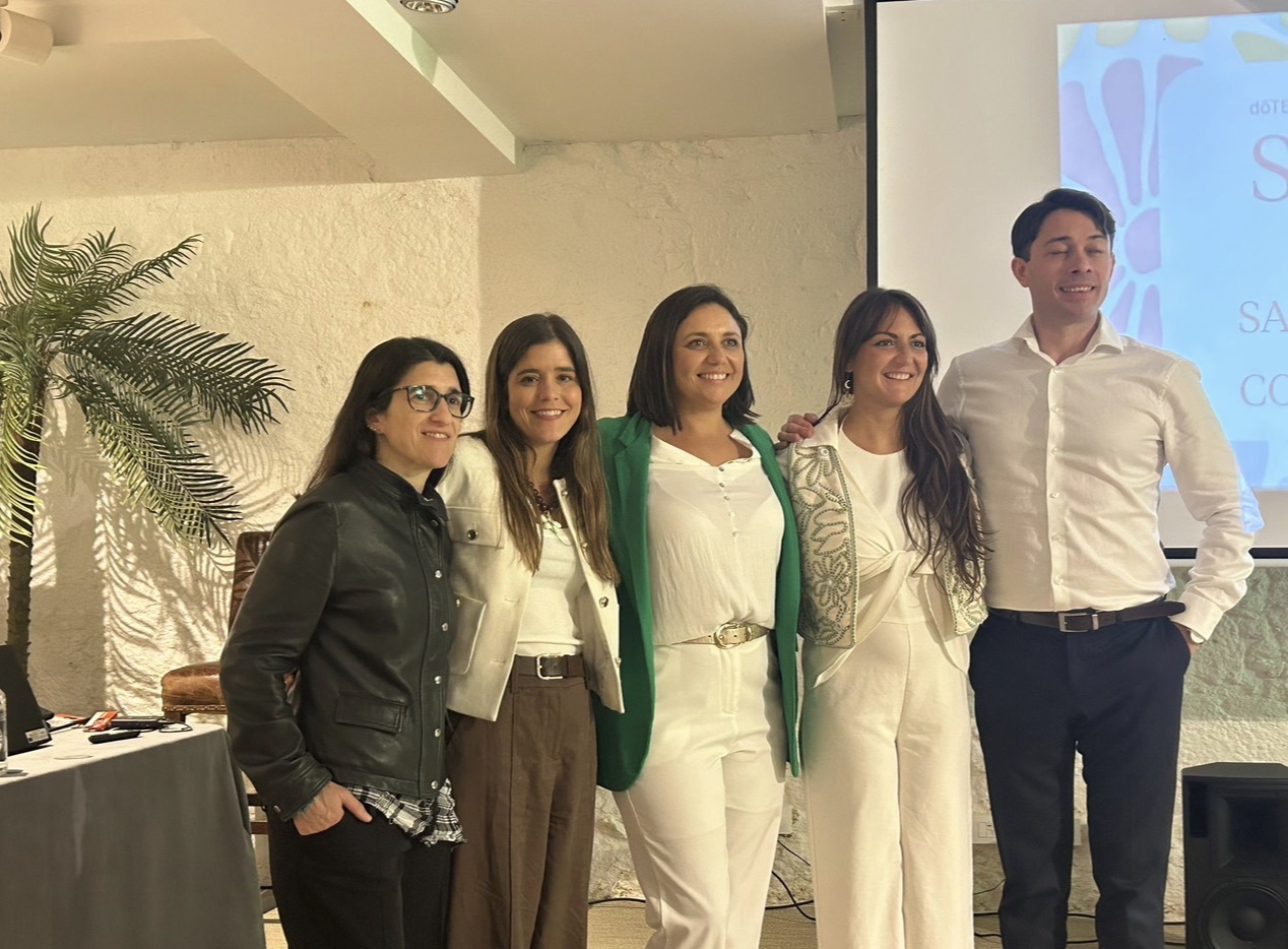 Ponente en evento de aromaterapia doTERRA