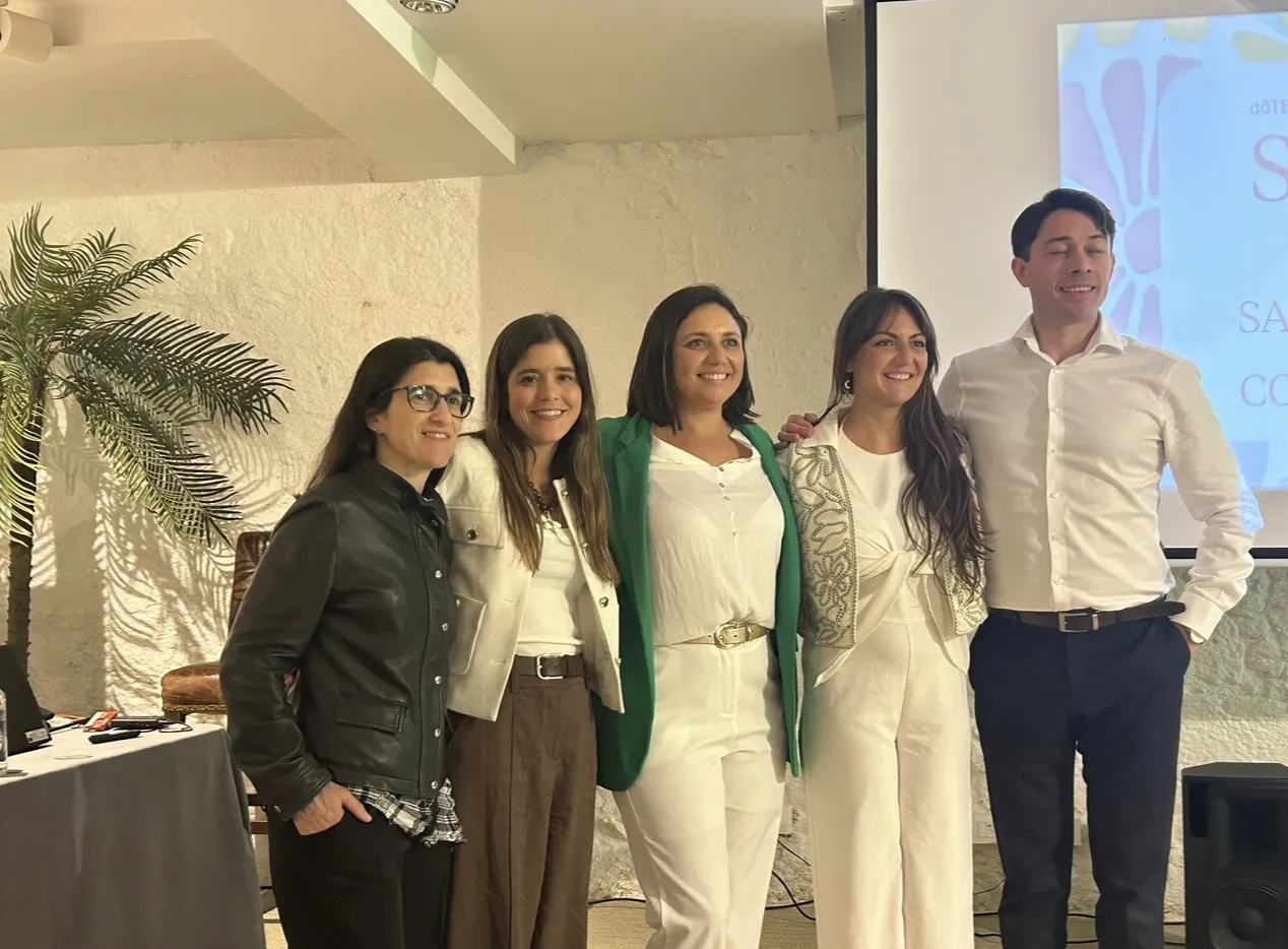 Ponente en evento de aromaterapia doTERRA